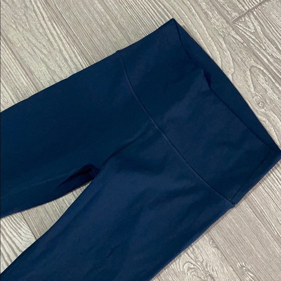 Lululemon Wunder Under Crops - Picture 5 of 10